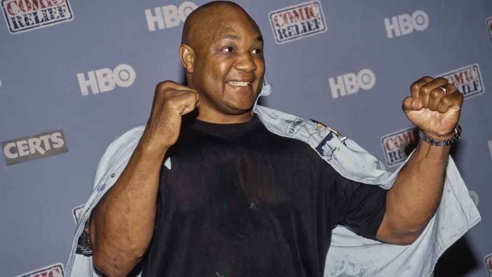 George Foreman, lenda do boxe, morre aos 76 anos